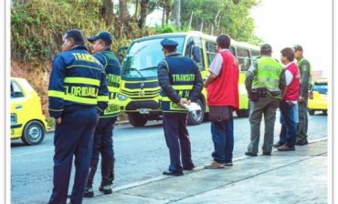 “Piratería” en el transporte sigue en la mira de las autoridades del área metropolitana: 18 vehículos y 4 mototaxis fueron inmovilizados!