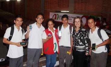 Estudiantes del Salesiano de Bucaramanga acogen felizmente las Aplicaciones Móviles Ambientales del AMB