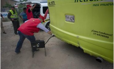 Con revisión exhaustiva a flota de Metrolínea AMB estrena modernos equipos para control de emisión de gases