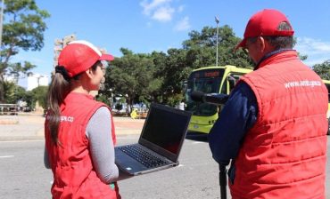 Balance del Día sin carro y sin moto. El AMB identificó 21 ‘buses chimenea’, que deberán presentar nuevas pruebas de emisión de gases