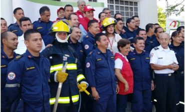 40 equipos contraincendios para cuerpos de Bomberos entregó AMB para enfrentar el Fenómeno del Niño
