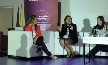Directora del AMB panelista en la Escuela de Alto Gobierno en TIC, ante 140 gobernantes electos en el país