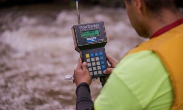 Aforo en 32 puntos de las fuentes hídricas del área metropolitana para medir temperatura, caudal, conductividad y sólidos disueltos