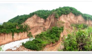 AMB activa alarmas ante represamiento de la quebrada La Rosita