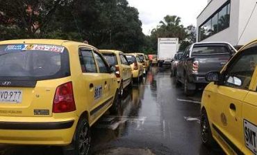 Tarjeta de Control contribuye a la formalización de la actividad laboral y es garantía del servicio de salud para los taxistas y sus núcleos familiares